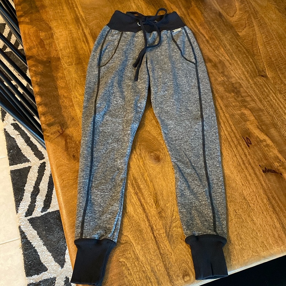 Bombshell Sportswear Bombshell Jogger in Carbon
